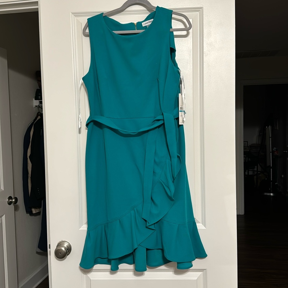 NWT Calvin Klein emerald green ruffle dress